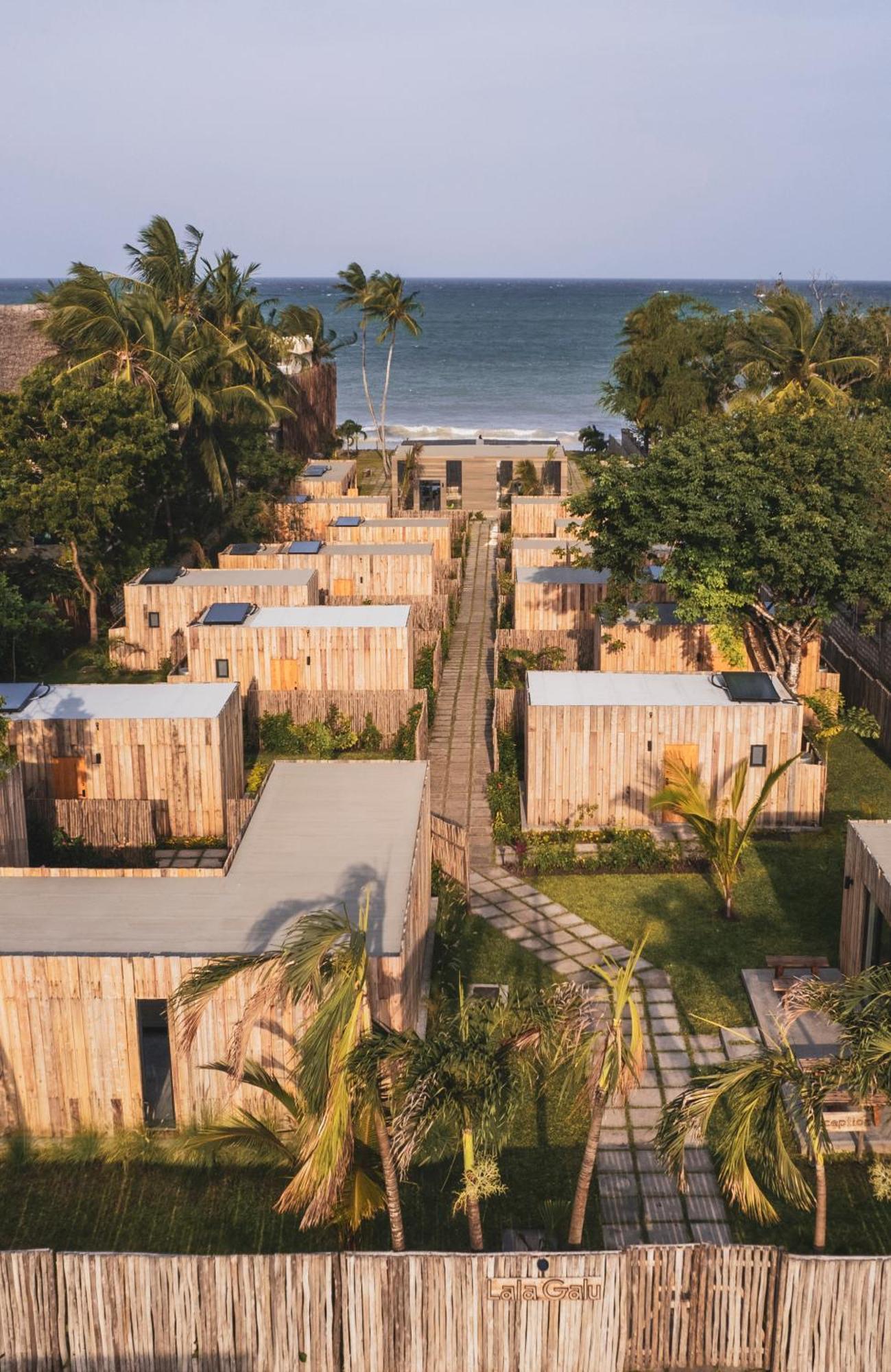 Lalagalu - Beachfront Ecocabins Diani Beach Buitenkant foto